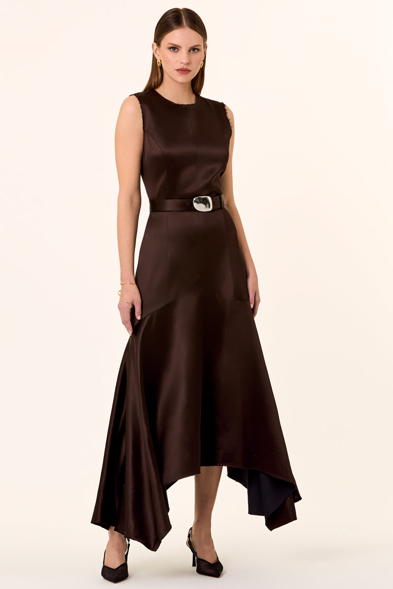 F24D2573AP_CARLASLEEVELESSRAWH