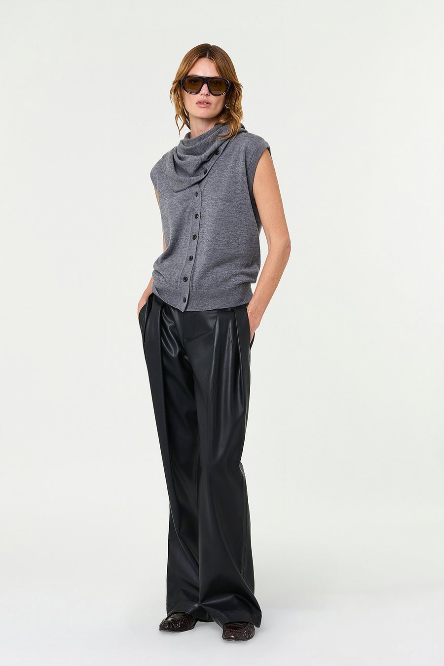 WILLA SLEEVELESS CARDIGAN - CHARCOAL